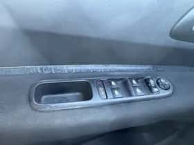 Peugeot 5008 (2010) thumbnail 15