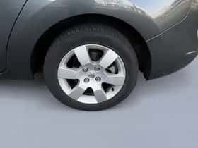 Peugeot 5008 (2010) thumbnail 18