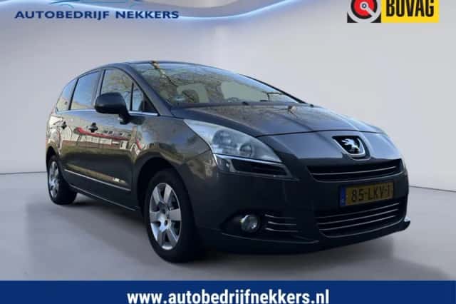 Peugeot 5008 (2010) thumbnail 3
