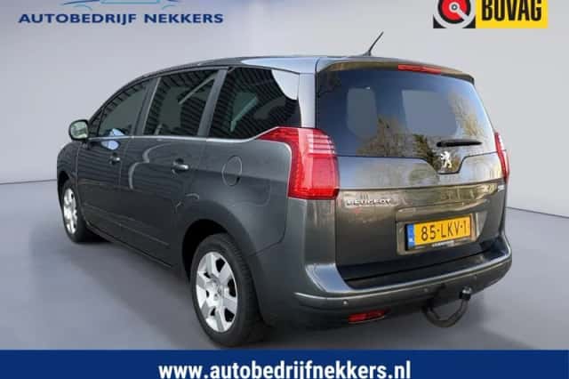 Peugeot 5008 (2010) thumbnail 5