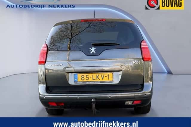 Peugeot 5008 (2010) thumbnail 6