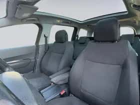 Peugeot 5008 (2010) thumbnail 9