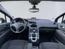 Peugeot 5008 (2010) thumbnail 10