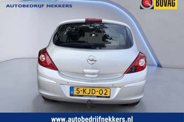 Opel Corsa (2013) thumbnail 6
