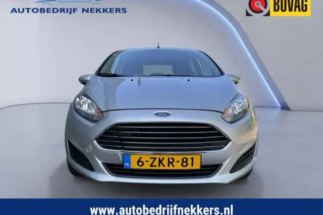 Ford Fiesta (2015) thumbnail 2