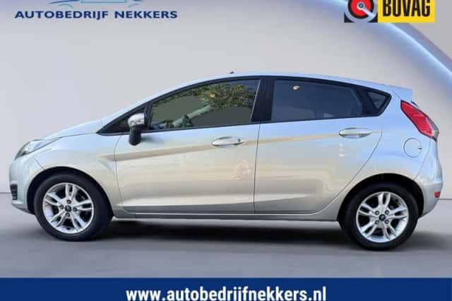 Ford Fiesta (2015) thumbnail 4