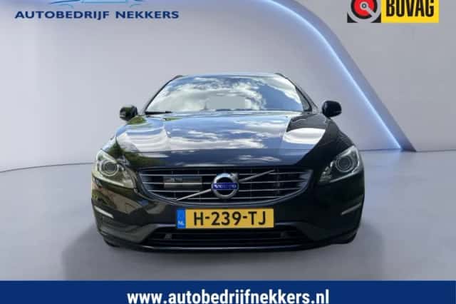 Volvo V60 (2014) thumbnail 2