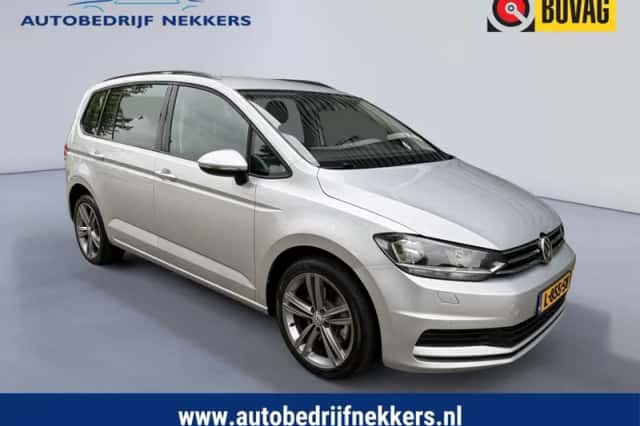 Volkswagen Touran (2017) thumbnail 3