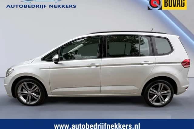 Volkswagen Touran (2017) thumbnail 4