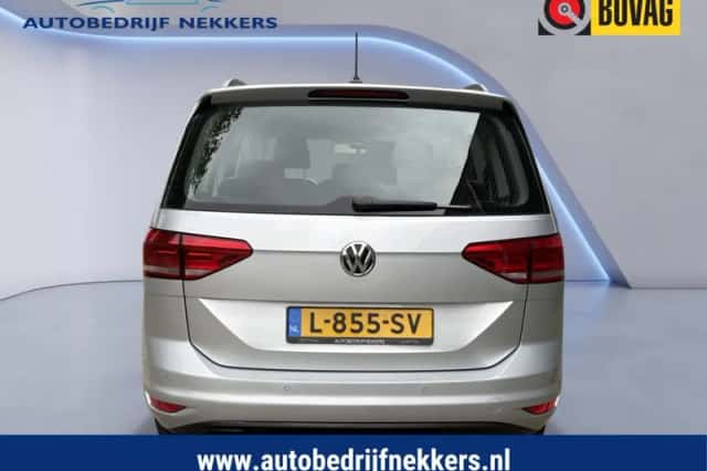 Volkswagen Touran (2017) thumbnail 6