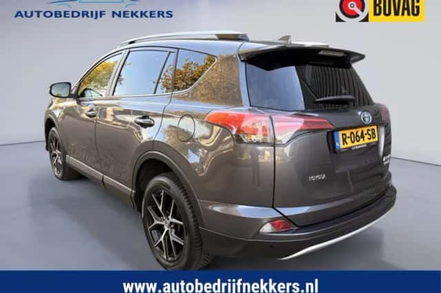 Toyota RAV4 (2017) thumbnail 5