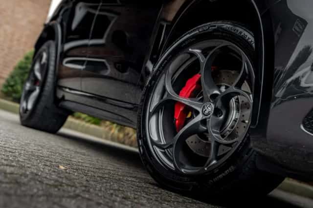 Alfa-romeo Stelvio (2018) thumbnail 21