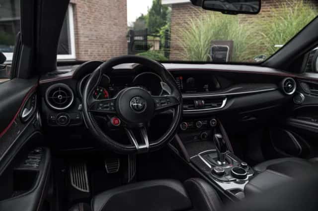 Alfa-romeo Stelvio (2018) thumbnail 31
