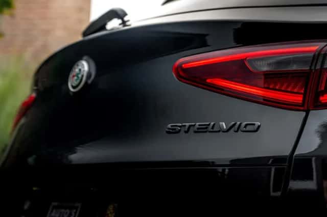 Alfa-romeo Stelvio (2018) thumbnail 45