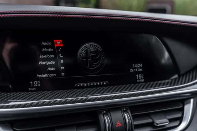 Alfa-romeo Stelvio (2018) thumbnail 51