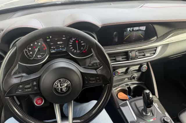 Alfa-romeo Stelvio (2018) thumbnail 88