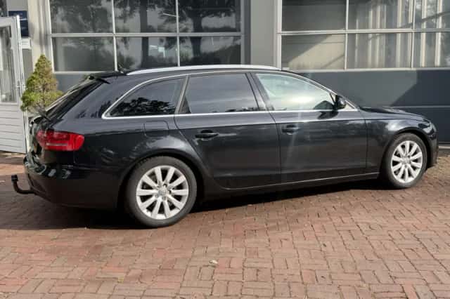 Audi A4 (2008) thumbnail 3