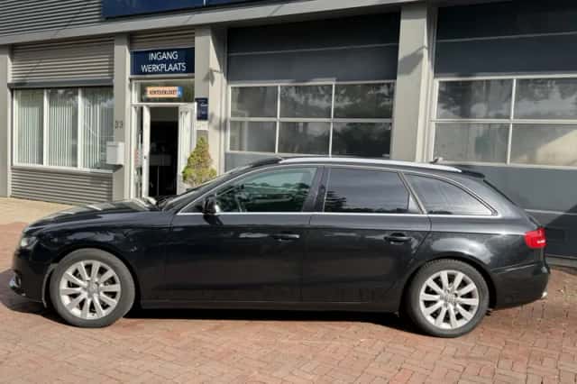 Audi A4 (2008) thumbnail 4