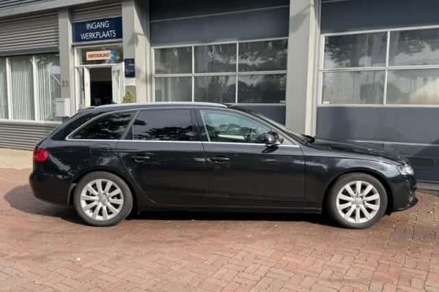 Audi A4 (2008) thumbnail 5