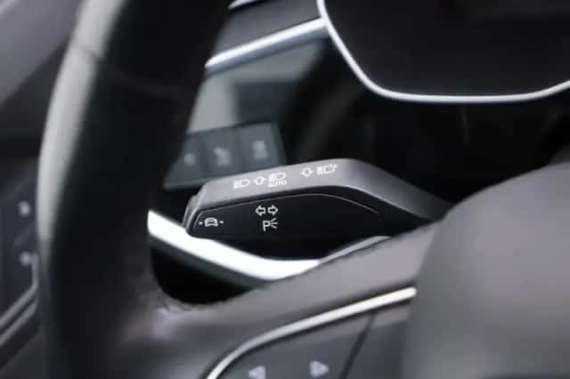 Audi Q3 (2022) thumbnail 16