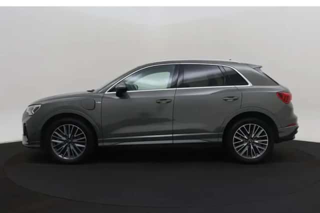 Audi Q3 (2022) thumbnail 4