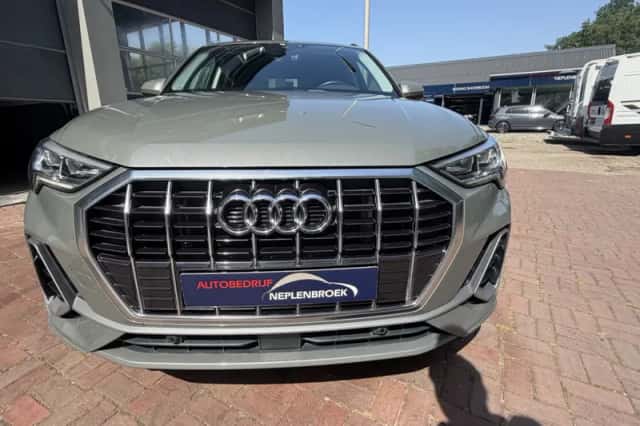 Audi Q3 (2022) thumbnail 5