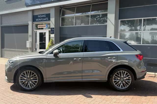 Audi Q3 (2022) thumbnail 6