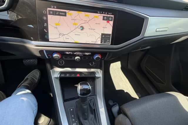 Audi Q3 (2021) thumbnail 11