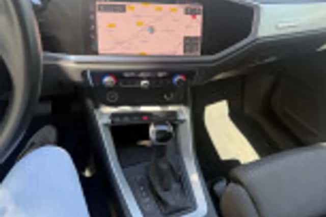 Audi Q3 (2021) thumbnail 116