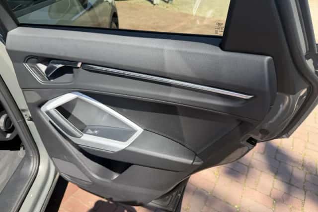 Audi Q3 (2021) thumbnail 168