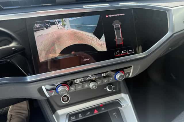 Audi Q3 (2021) thumbnail 18