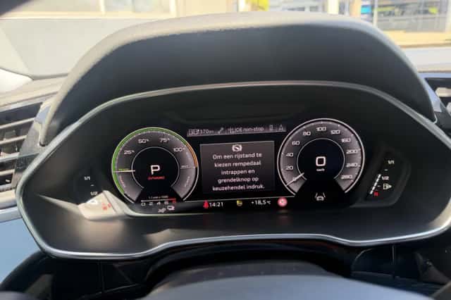 Audi Q3 (2021) thumbnail 186