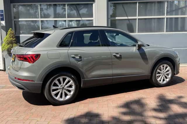 Audi Q3 (2021) thumbnail 3
