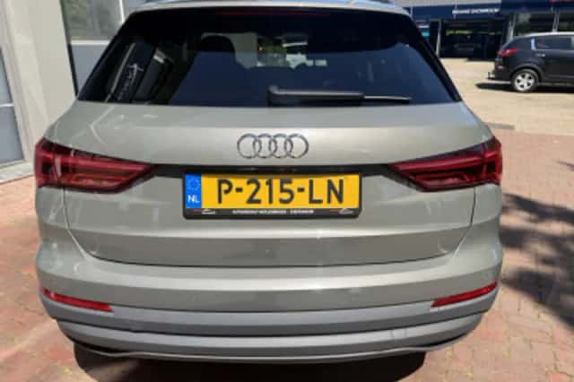 Audi Q3 (2021) thumbnail 204