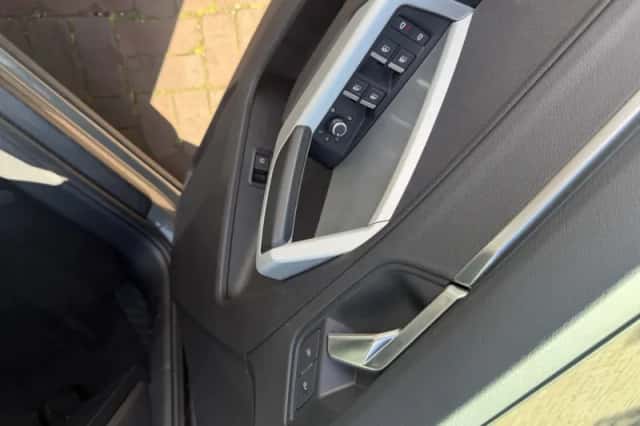 Audi Q3 (2021) thumbnail 23