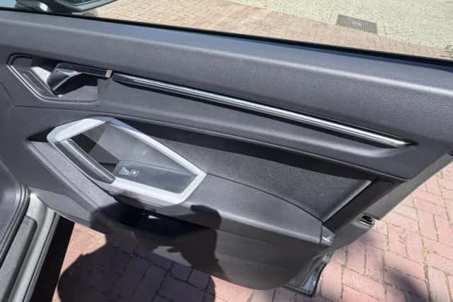 Audi Q3 (2021) thumbnail 29