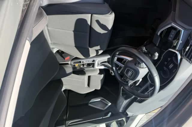 Audi Q3 (2021) thumbnail 30