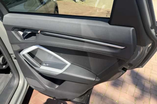 Audi Q3 (2021) thumbnail 36