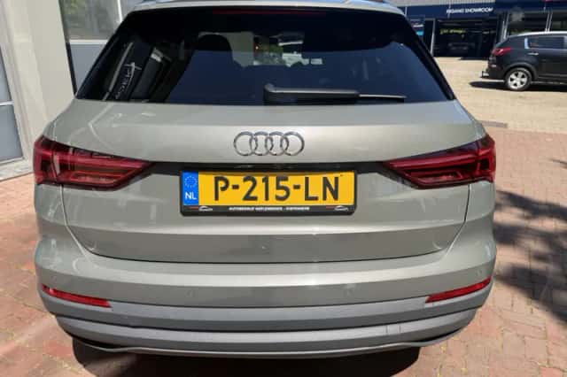 Audi Q3 (2021) thumbnail 6