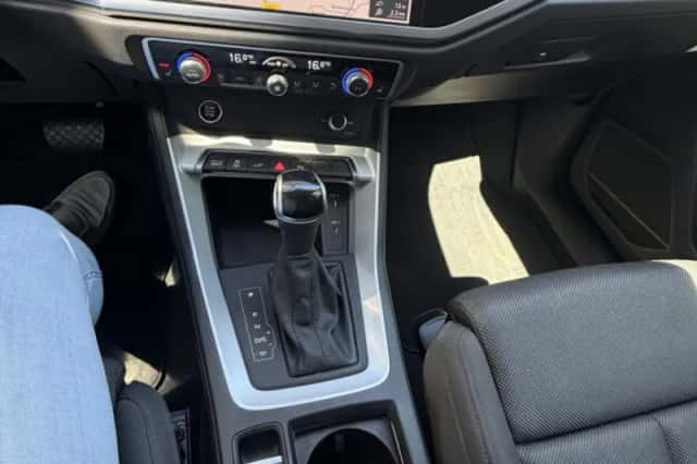Audi Q3 (2021) thumbnail 59