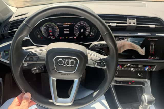 Audi Q3 (2021) thumbnail 8