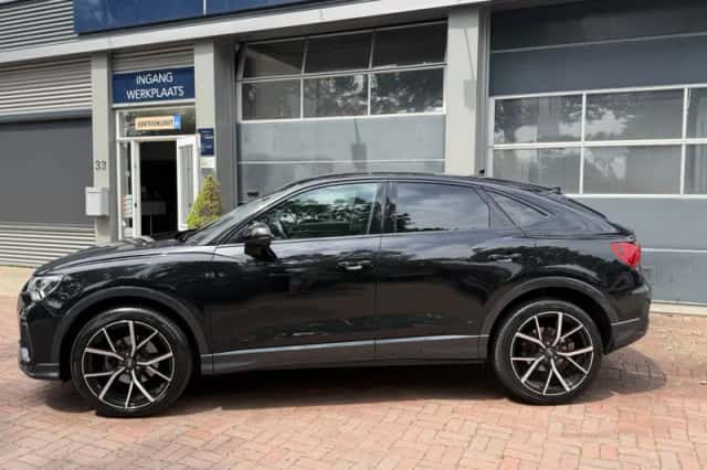 Audi Q3 (2022) thumbnail 4