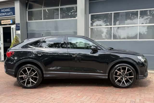 Audi Q3 (2022) thumbnail 5