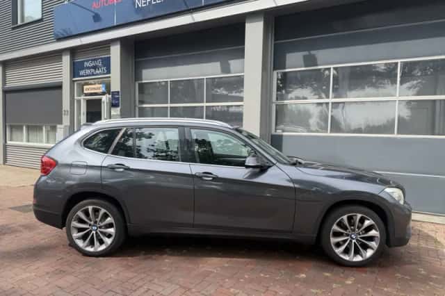 BMW X1 (2013) thumbnail 4