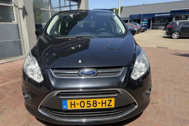 Ford C-Max (2015) thumbnail 4