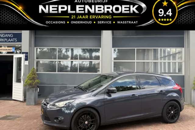 Ford Focus (2013) thumbnail 1