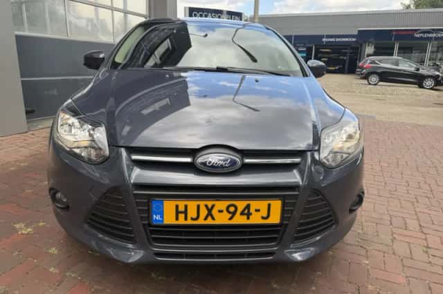 Ford Focus (2013) thumbnail 5