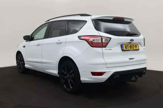 Ford Kuga (2018) thumbnail 3