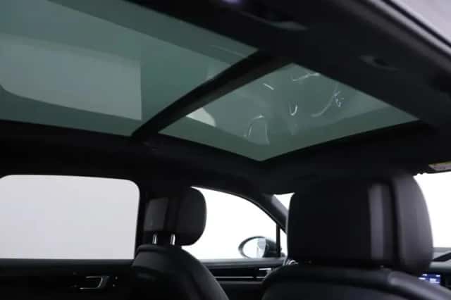 Porsche Cayenne (2020) thumbnail 17