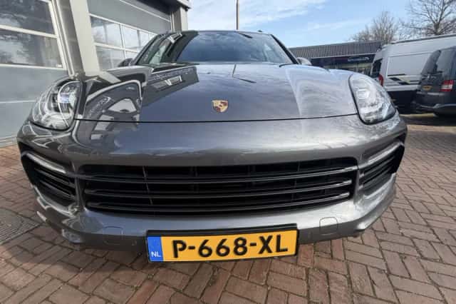 Porsche Cayenne (2020) thumbnail 205